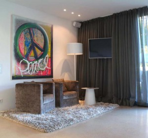 Wohnzimmer-2-TV-Multimedia-Loesung-03 Leben und Wohnen mit TV - TV Gerät verstecken - Moderne TV Konzepte mit Streamwerk